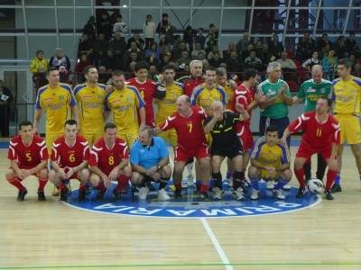 Meci_al_amintirilor_in_noua_sala_a_sporturilor_din_Blejoi_Ionut_Pana