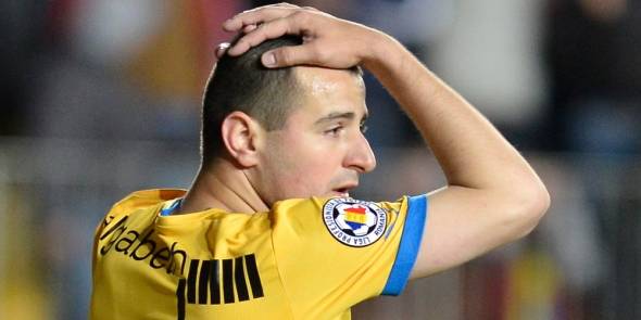 Ianis_Zicu_cu_mainile_inc_ap_fcpetrolul.ro