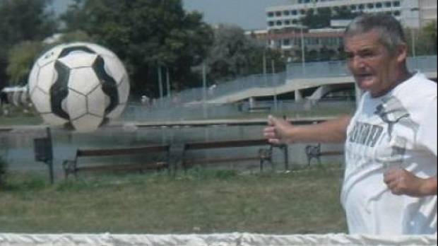 Ion_Stefanescu_Jup_antrenor_la_scoala_lui_Chirita_www.b365.ro