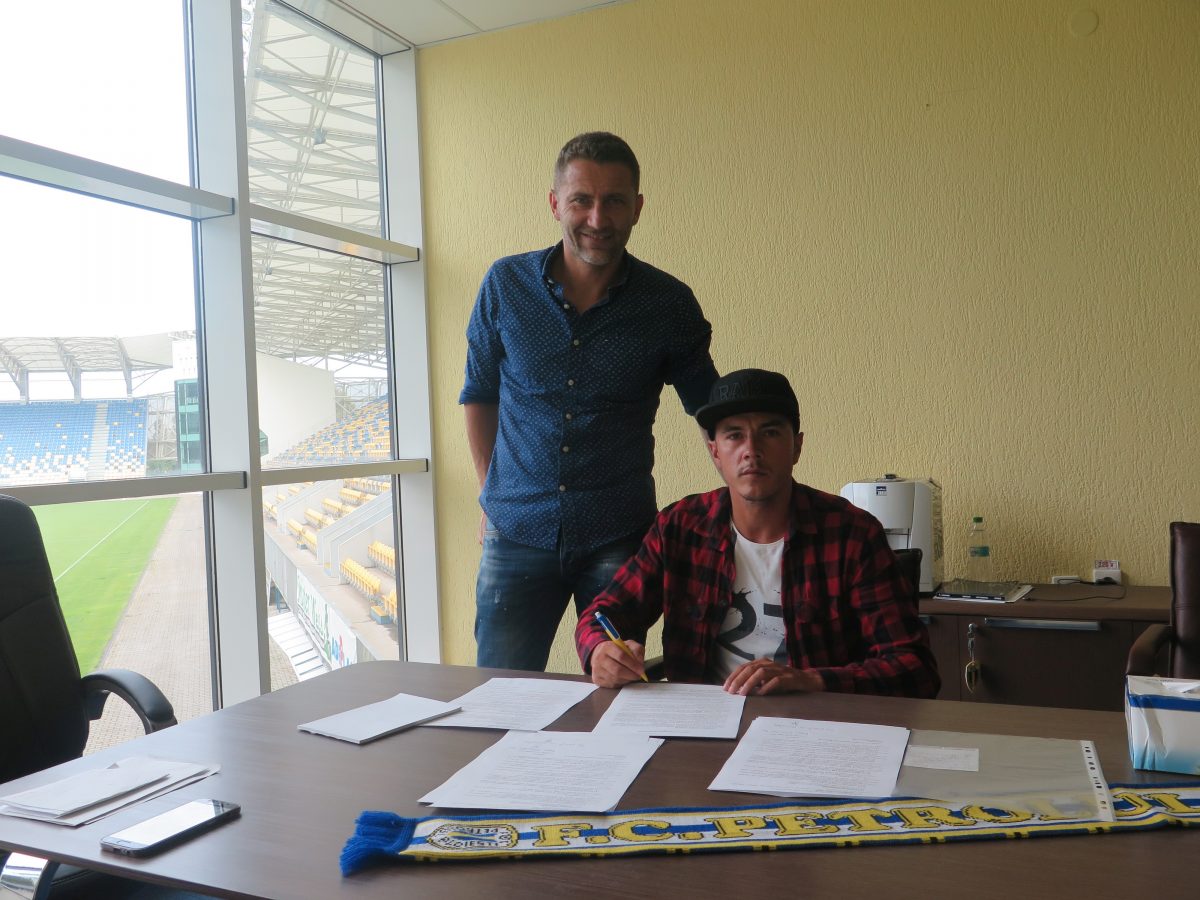 Alexandru Vagner semneaza cu FC Petrolul, FC Petrolul Facebook Official