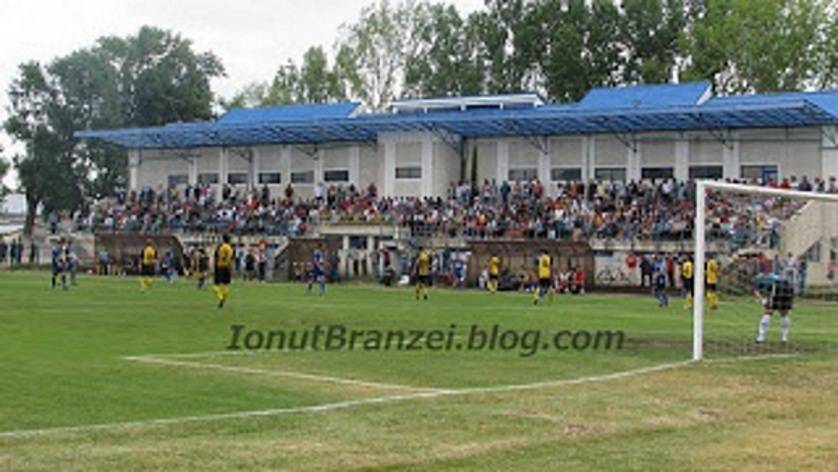 Stadion Ramnicu Sarat, stadiumromania.blogspot.com