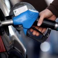 Conducătoare auto cercetată pentru furtul unui plin de carburant