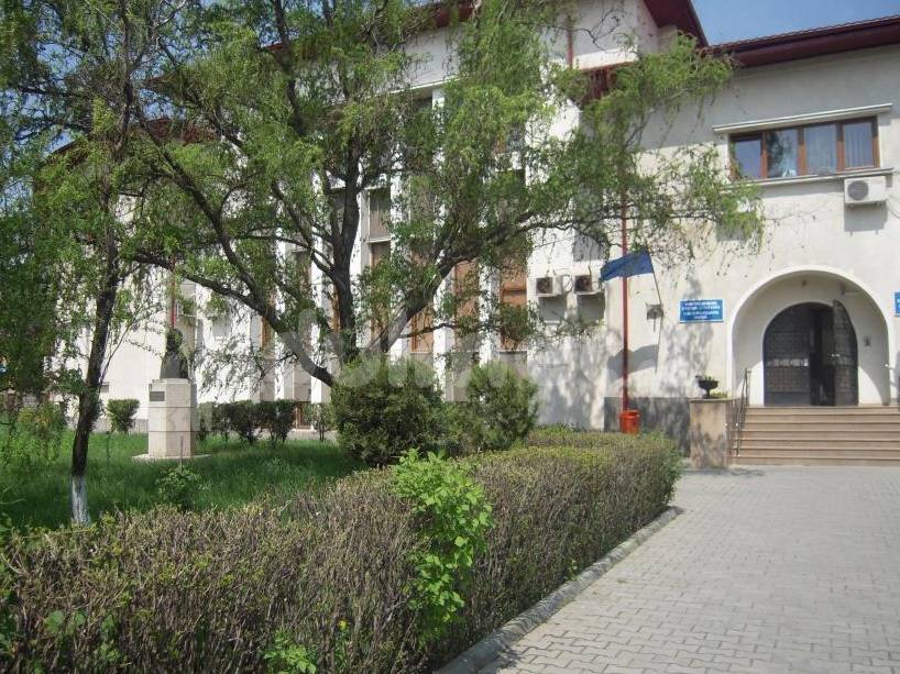 ISJ Prahova a stabilit condiţiile în care se vor relua cursurile pentru clasele 8 şi 12