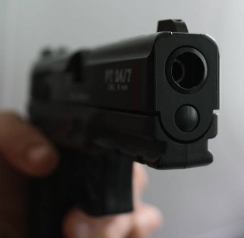 PLOIEŞTI / Arsenal ascuns în iarbă, în cartierul Mimiu PLOIEŞTI / Arsenal ascuns în iarbă, în cartierul Mimiu