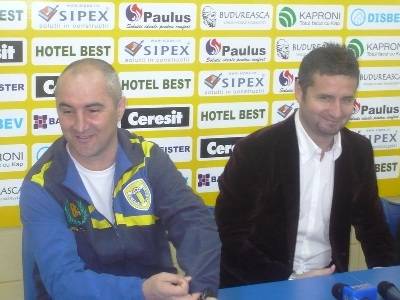 Vivi Răchită şi Andi Crângu pleacă în Dubai după şeici Vivi Răchită şi Andi Crângu pleacă în Dubai după şeici