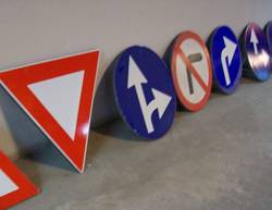 A furat indicatoare rutiere A furat indicatoare rutiere