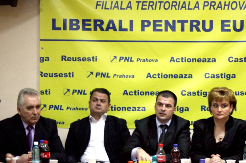 Biroul interimar al PNL Prahova a susţinut o conferinţă de presă/Vezi primele declaraţii oficiale