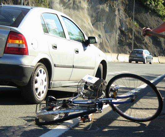 Caz şocant în Vărbilău. Un bărbat a murit după ce a căzut de pe bicicletă Caz şocant în Vărbilău. Un bărbat a murit după ce a căzut de pe bicicletă