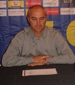 Vivi Răchită pune echipa “lupilor” pe tarabă şi-i ameninţă pe politicieni