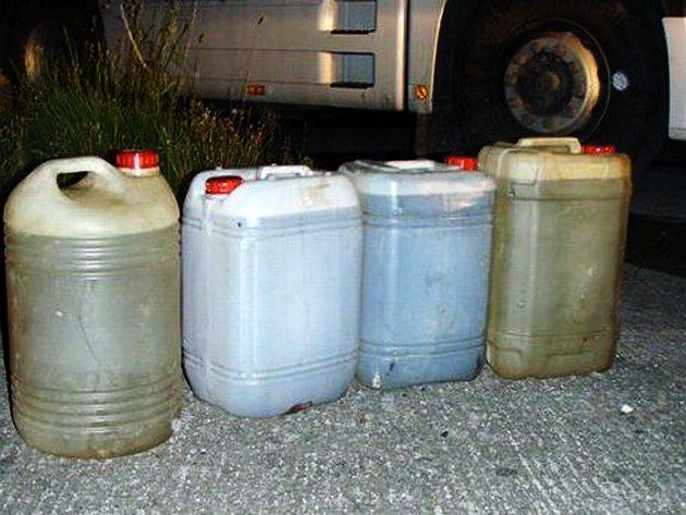 PLOIEŞTI/Angajaţi RATP – prinşi la furat de motorină PLOIEŞTI/Angajaţi RATP – prinşi la furat de motorină