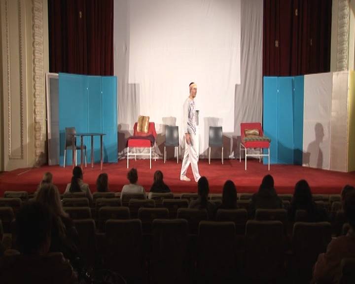 CÂMPINA: O nouă reprezentație pentru Teatrul Proiect CÂMPINA: O nouă reprezentație pentru Teatrul Proiect