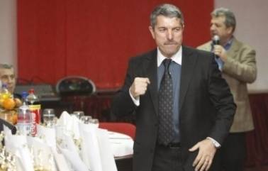 Secretarul general al “dracilor”, Vasile Avram, acuzat de Ion Crăciunescu că dă mesaje arbitrilor Secretarul general al “dracilor”, Vasile Avram, acuzat de Ion Crăciunescu că dă mesaje arbitrilor