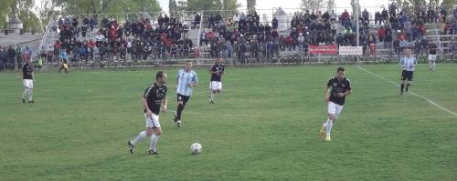 CS Blejoi Vispeşti a mai redus două lungimi faţă de liderul Unirea Câmpina CS Blejoi Vispeşti a mai redus două lungimi faţă de liderul Unirea Câmpina