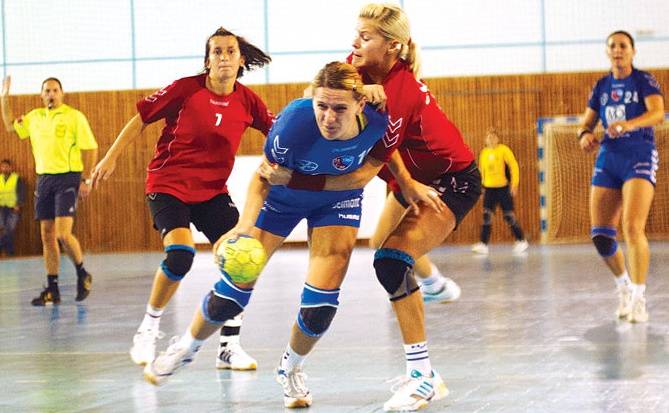 Handbalistele de la CSM Ploieşti au revenit bine motivate după lunga pauză competiţională Handbalistele de la CSM Ploieşti au revenit bine motivate după lunga pauză competiţională