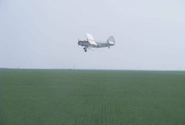 Un avion a aterizat de urgenţă într-o comună prahoveană