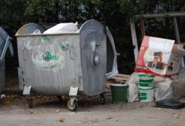 PLOIEŞTI/Gata cu ghenele insalubre. Primăria construieşte platforme de gunoi îngropate. Află unde