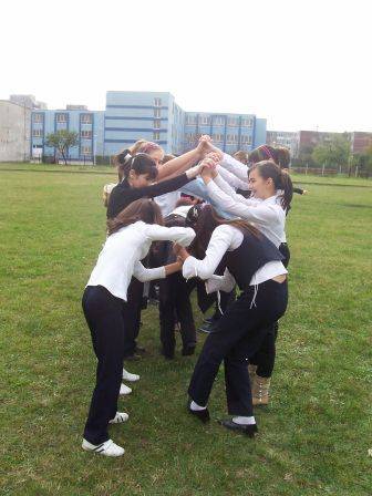 „Copiii uită jocurile tradiţionale de stradă”