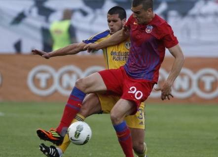 Petrolului i-a fost greu să le reziste “roş-albaştrilor”, fără a avea şi rezerve la nivelul titularilor Petrolului i-a fost greu să le reziste “roş-albaştrilor”, fără a avea şi rezerve la nivelul titularilor