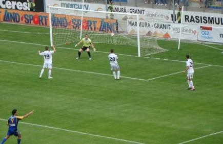 Petrolul s-a salvat şi matematic de la retrogradare, după o victorie la scor şi un spectacol oferit fabuloşilor săi suporteri! Petrolul s-a salvat şi matematic de la retrogradare, după o victorie la scor şi un spectacol oferit fabuloşilor săi suporteri!