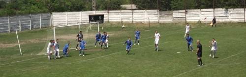 Lupta continuă la vârful Ligii A Prahova, iar outsiderii rămân tot mai în urmă Lupta continuă la vârful Ligii A Prahova, iar outsiderii rămân tot mai în urmă