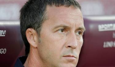 Meme Stoica se teme de “lupi”