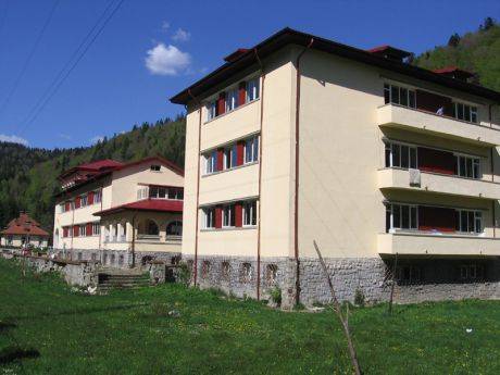 Alina Dumitru celebrează un secol de sănătate la Azuga