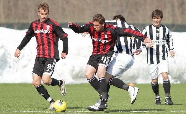 Echipa lui Ioan Niculae se desparte de “puştime” şi aşteaptă recuperarea deplină a lui Măţel şi Mihalache Echipa lui Ioan Niculae se desparte de “puştime” şi aşteaptă recuperarea deplină a lui Măţel şi Mihalache