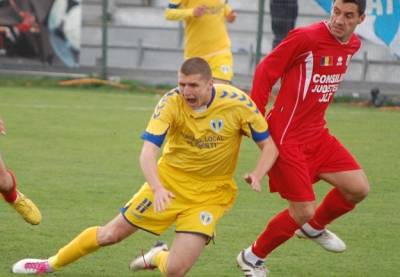 Un fost fotbalist al “lupilor” a făcut accident şi a fugit apoi de la locul faptei! Un fost fotbalist al “lupilor” a făcut accident şi a fugit apoi de la locul faptei!