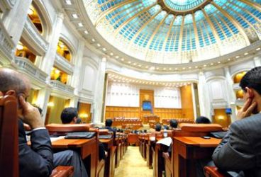 USR va contesta, împreună cu PNL, legile justiției la CCR