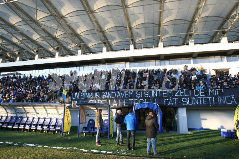 Suporterii Petrolului cred că întoarcerea lor de la intrarea în capitala țării a fost un plan premeditat al Jandarmeriei București! Suporterii Petrolului cred că întoarcerea lor de la intrarea în capitala țării a fost un plan premeditat al Jandarmeriei București!