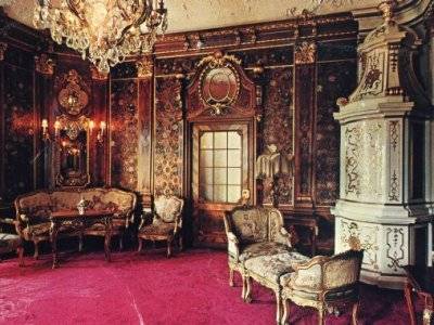 Expoziţie la Muzeul Naţional Peleş din Sinaia: case celebre ale reginei Maria