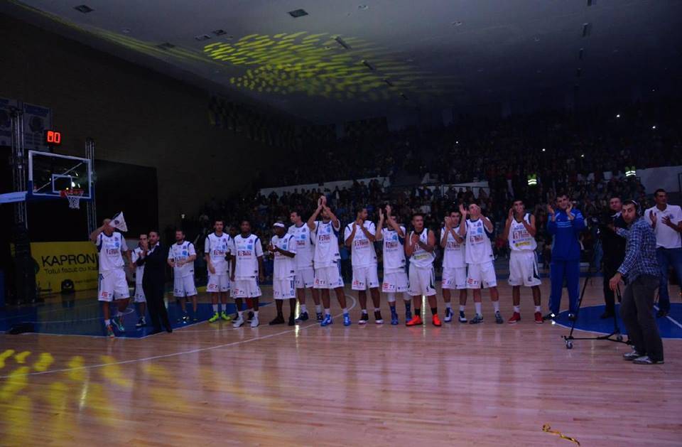 Premierul Victor Ponta și miniștrii Liviu Dragnea și Nicolae Bănicioiu au onorat cu prezența inaugurarea renovatei săli Olimpia din Ploiești Premierul Victor Ponta și miniștrii Liviu Dragnea și Nicolae Bănicioiu au onorat cu prezența inaugurarea renovatei săli Olimpia din Ploiești