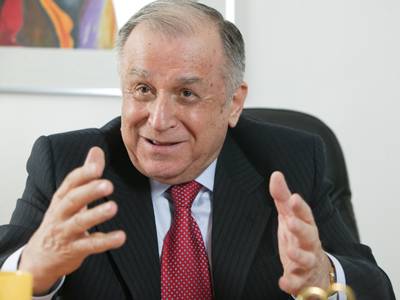 Urmărire penală pentru Ion Iliescu, Petre Roman şi Gelu-Voican Voiculescu. Solicitarea a fost trimisă preşedintelui