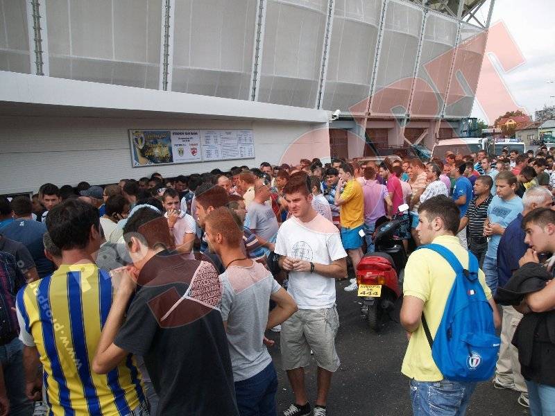 Bani din timp pentru SC FC Petrolul. Se vor adăuga și cei din Cupa României, cu FC Vaslui, la încasările din acest an Bani din timp pentru SC FC Petrolul. Se vor adăuga și cei din Cupa României, cu FC Vaslui, la încasările din acest an