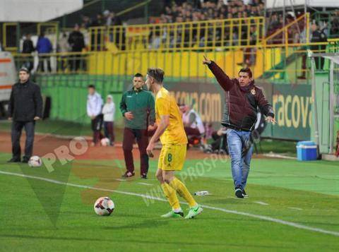 Cosmin_Contra_la_FC_Vaslui_-_Petrolul_prosport.ro