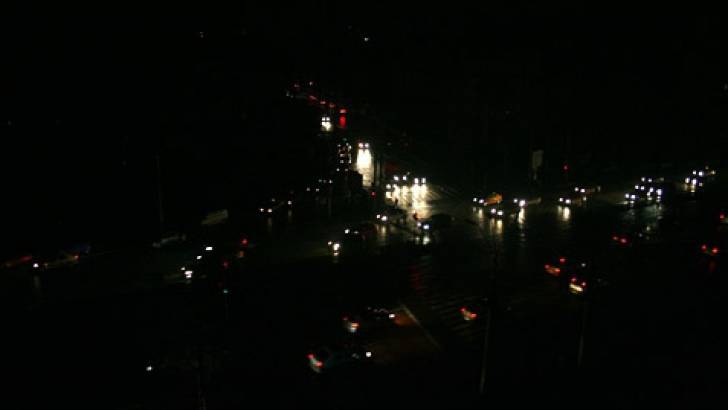 Cine a lăsat cartierul Vest în beznă noaptea trecută