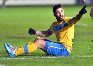 live_text_petrolul__corona_10__juan_albin_deschide_scorul_din_penalty_dore_si_teixeira_rateaza_singuri_cu_portarul_pauzA