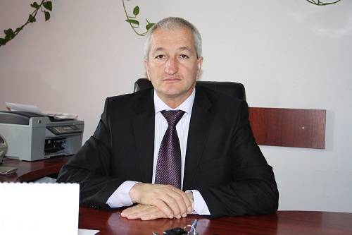 Presiuni din toate părţile asupra singurului edil din Prahova care s-a opus gazelor de şist Presiuni din toate părţile asupra singurului edil din Prahova care s-a opus gazelor de şist