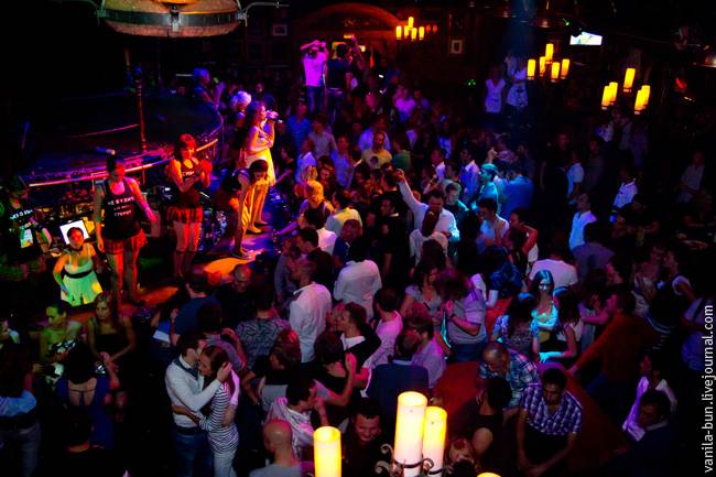 Controale în cluburile şi discotecile din Prahova Controale în cluburile şi discotecile din Prahova