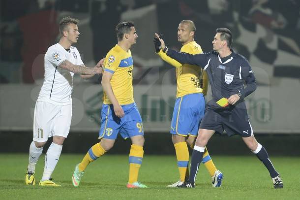 Vlad_Morar_eliminat_la_Astra_-_Petrolul_gsp.ro