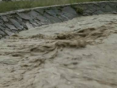 Ploaia puternică a făcut pagube în Ploieşti, Sinaia şi Blejoi Ploaia puternică a făcut pagube în Ploieşti, Sinaia şi Blejoi