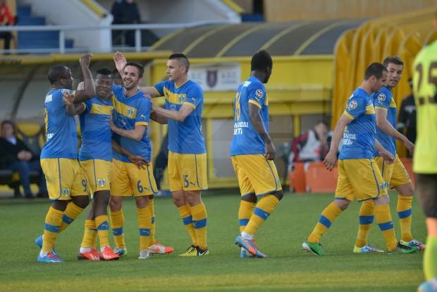 Petrolul a câștigat la scor de forfait în dauna Coronei, la Brașov. Camara a marcat primul său gol în tricoul “lupilor”! Petrolul a câștigat la scor de forfait în dauna Coronei, la Brașov. Camara a marcat primul său gol în tricoul “lupilor”!