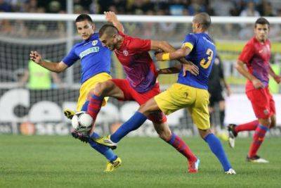 Deși prețurile mărite au generat nemulțumiri în rândul fanilor, derbiul cu Steaua se va disputa cu casa închisă Deși prețurile mărite au generat nemulțumiri în rândul fanilor, derbiul cu Steaua se va disputa cu casa închisă