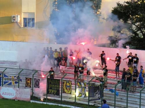 Galeria_Petrolului_la_Vlora_fcpetrolul.ro_mica