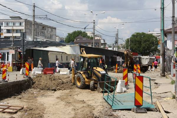 Cum se lucrează pe şantierul liniilor de tramvai – GALERIE FOTO Cum se lucrează pe şantierul liniilor de tramvai – GALERIE FOTO