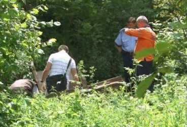 Detalii şocante în cazul de la Predeal Sărari: Mama şi-a îngropat pruncul, iar fiul martor încearcă să se sinucidă