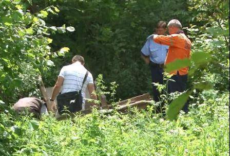 Detalii şocante în cazul de la Predeal Sărari: Mama şi-a îngropat pruncul, iar fiul martor încearcă să se sinucidă Detalii şocante în cazul de la Predeal Sărari: Mama şi-a îngropat pruncul, iar fiul martor încearcă să se sinucidă