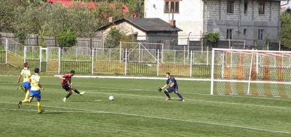 Bogdan_Chipriliu_marcheaza_pentru_2-0_cu_Olimpia_Satu_Mare_sportcampina