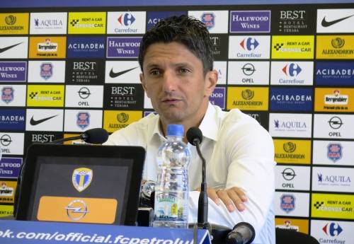 Petrolul tratează foarte serios deplasarea de la Târgu Jiu. Mutu și ai săi – de sâmbătă în Gorj pentru meciul de luni, cu Pandurii! Petrolul tratează foarte serios deplasarea de la Târgu Jiu. Mutu și ai săi – de sâmbătă în Gorj pentru meciul de luni, cu Pandurii!