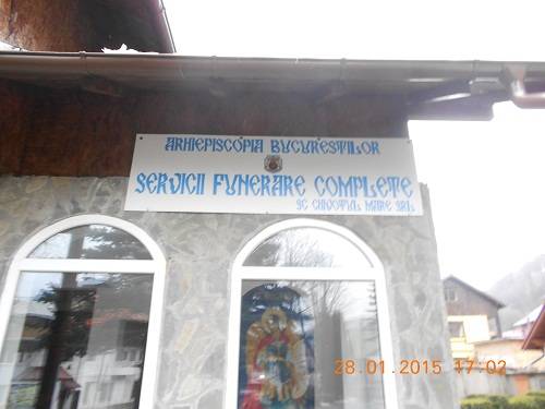 Chivotul Mare SRL – bannerele care au iritat administraţia din Sinaia Chivotul Mare SRL – bannerele care au iritat administraţia din Sinaia